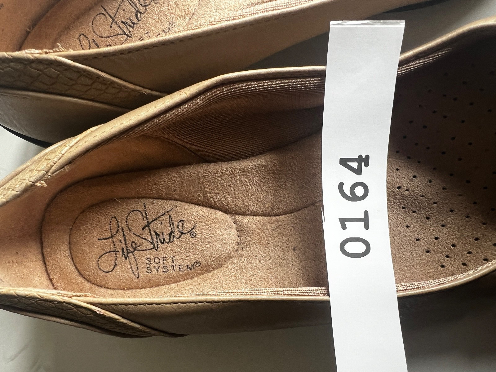 Life Stride Soft System Pull On Shoes Women’s Size 6 M Flats Beige