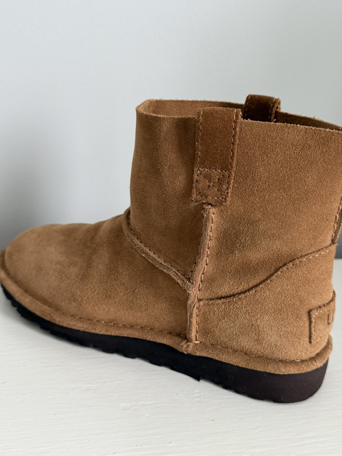UGG Classic Mini Unlined Chestnut Leather Suede Boots Booties Women’s 6