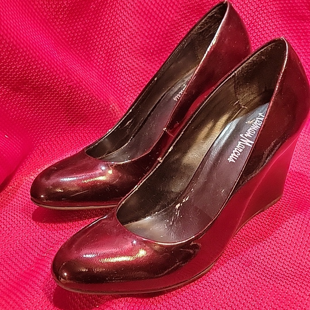 NEIMAN MARCUS Patent WINE / BURGUNDY Wedge Heel SHOES Size 6.5 leather 37 (?) eu
