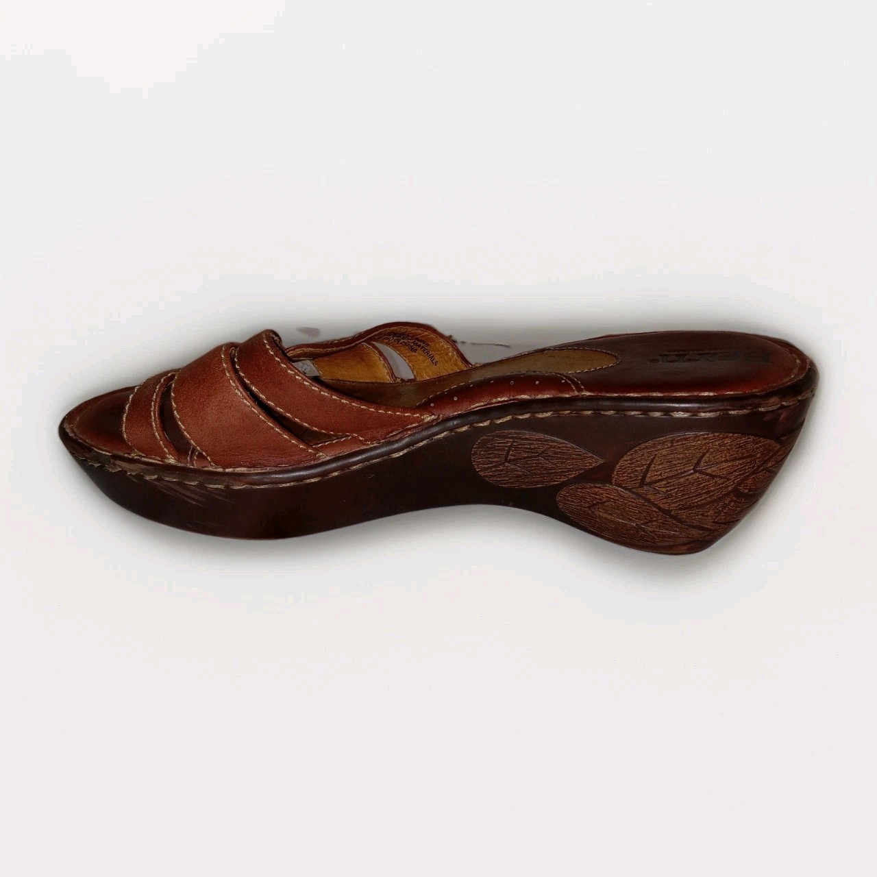 Women’s Born Sandals leather wedge slip on padded sole Brown Sz 8