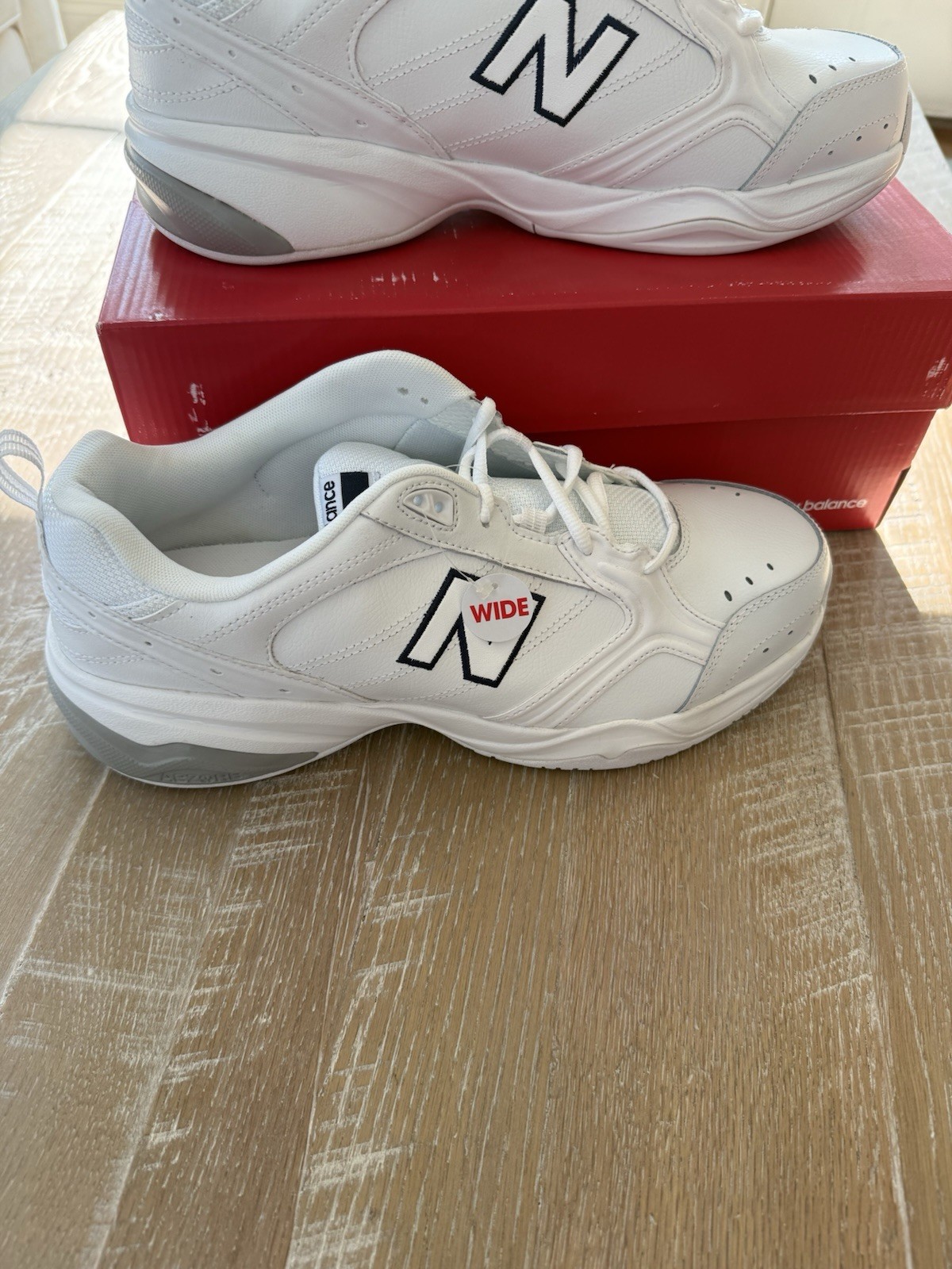 New Balance Wide Ladies WX624WT2 Trainer In White Size 13 2E