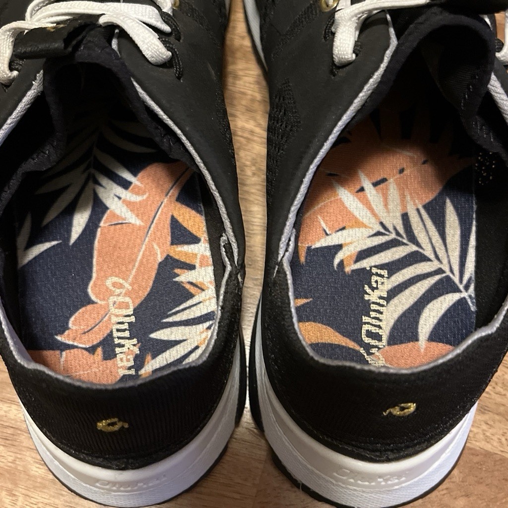 OluKai Unisex Adults Black/White Low Top Lace-Up Athletic Sneakers Pre-Owned