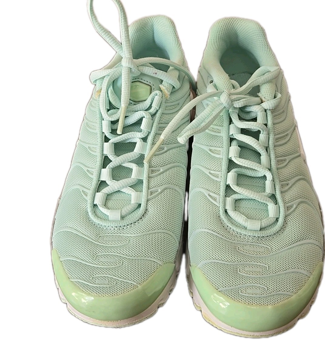 Nike Air Max Plus TN Women 8 Youth 6Y Mint Green White Tuned Air Excellent