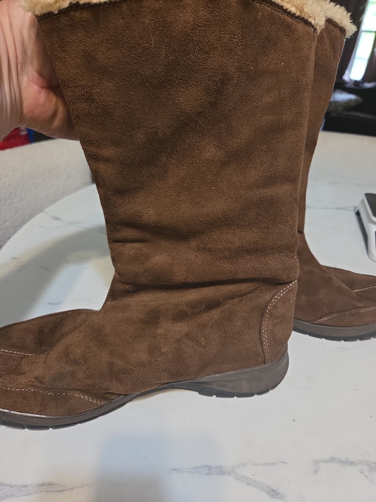 Itasca Blitzen Women’s Size 10 Brown Faux Suede Winter Boots Faux Fur Lined