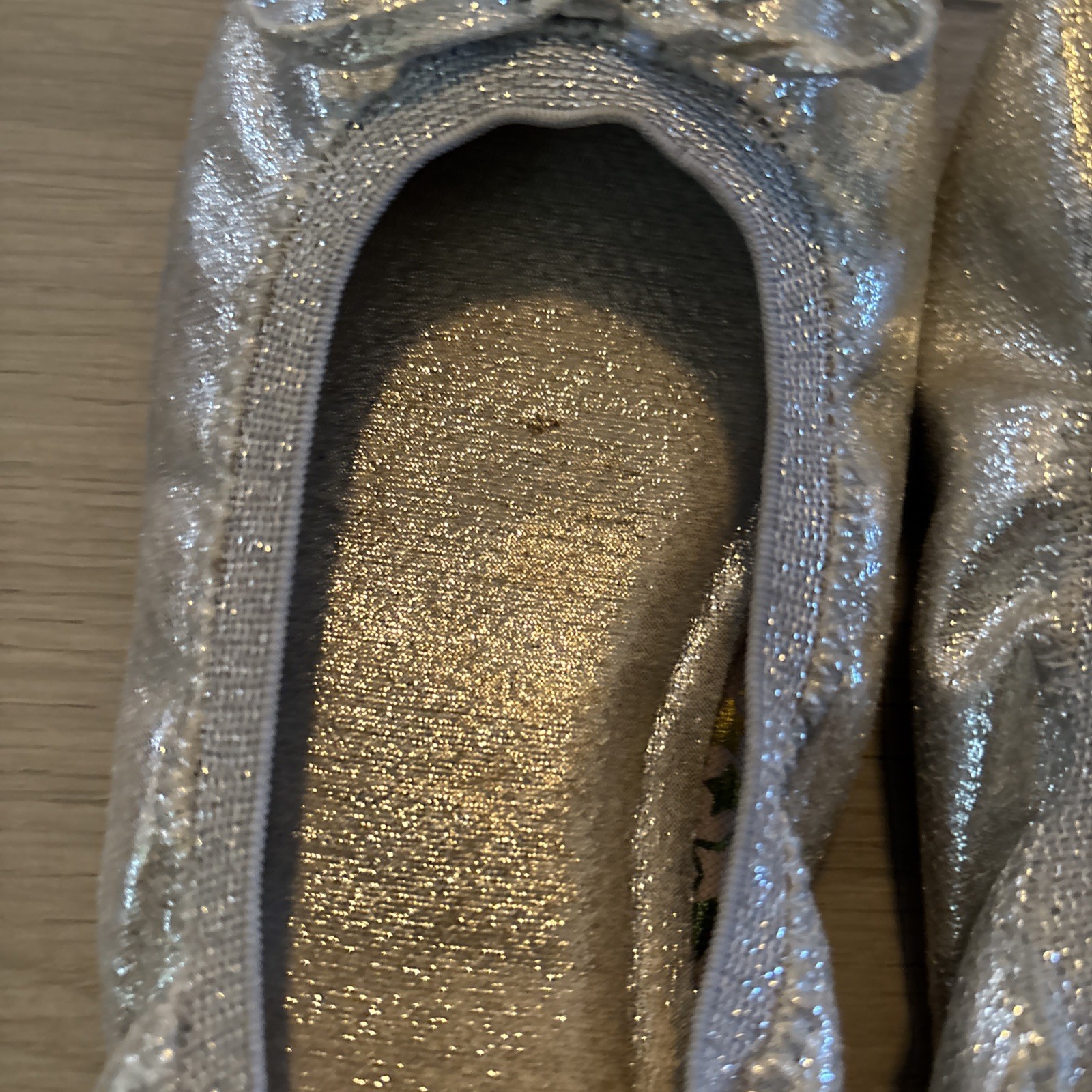 Girls silver Metallic Ballet Flats Size 3 bow shimmer shiny memory foam