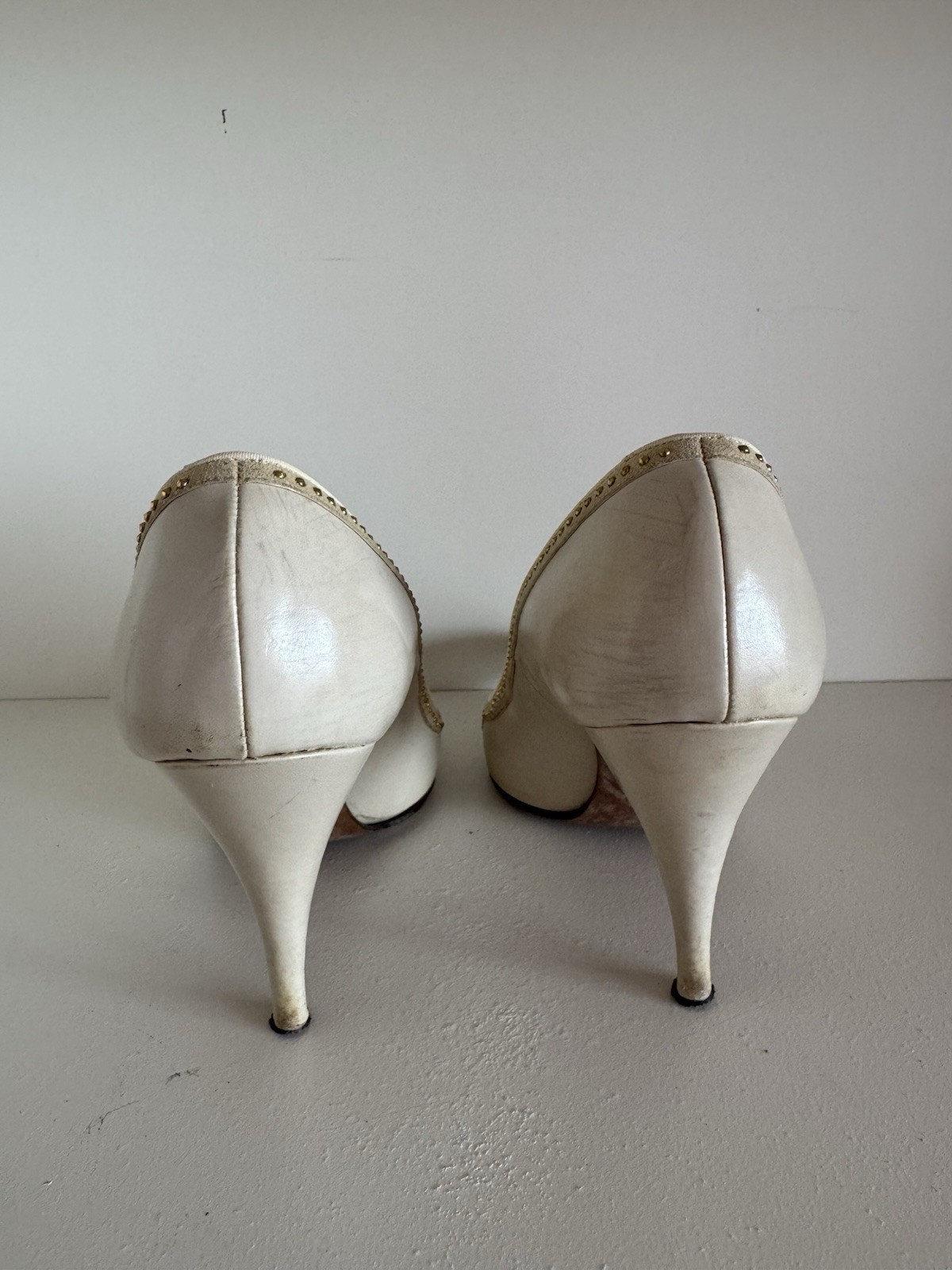 Andrew Geller Ivory Beige Leather Suede Colorblock Studded Pointed Toe Pump 5