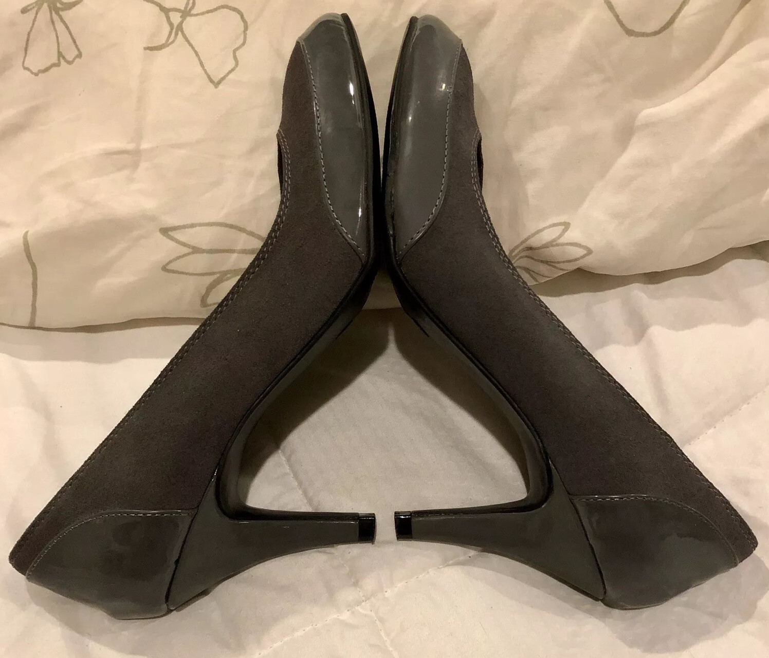 Isaac Mizrahi for Target Womens Pumps Sz 7.5 Gray Suede w/ Front & Side Patent