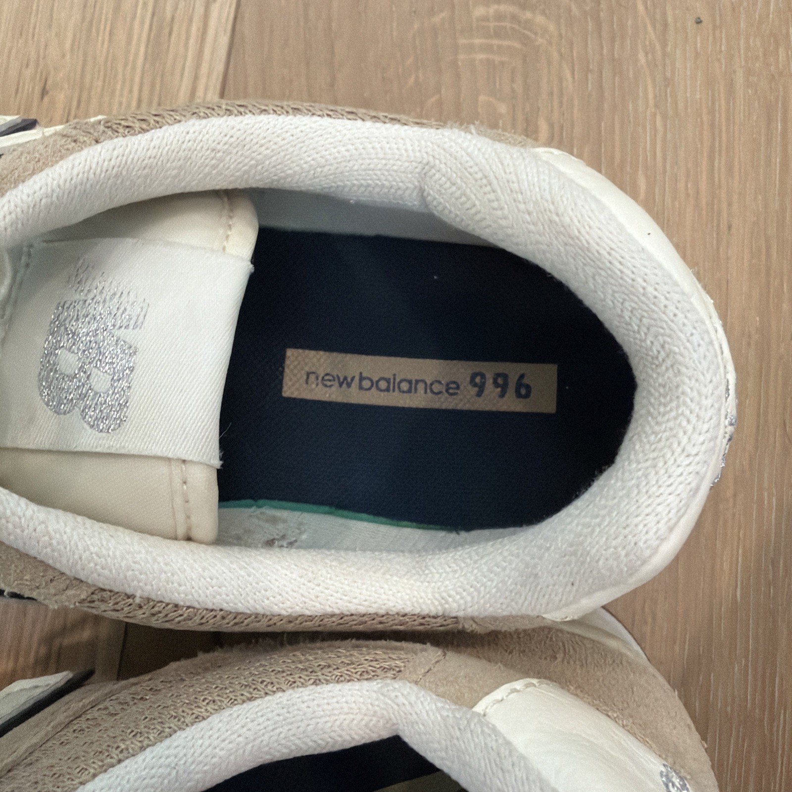 New Balance 996 x J.CREW Beige Size 9.5