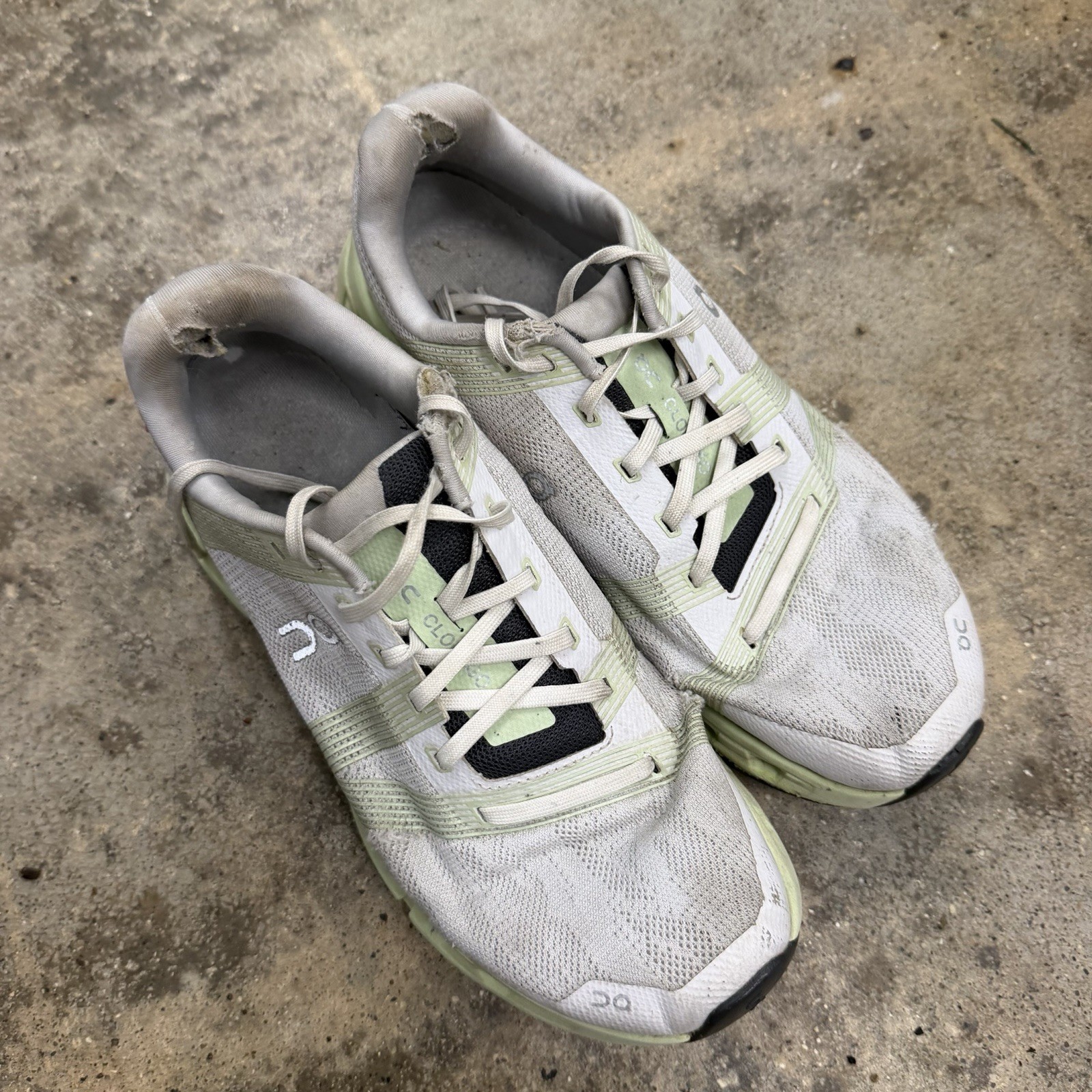 *HEAVY DISTRESS* On Cloudgo Gray Green Trainer Running Shoes Womens Size 8.5