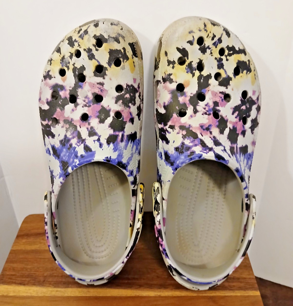 CROCS Unisex Multicolor Classic «Paint Splattered» Tie Dye Mania Clogs