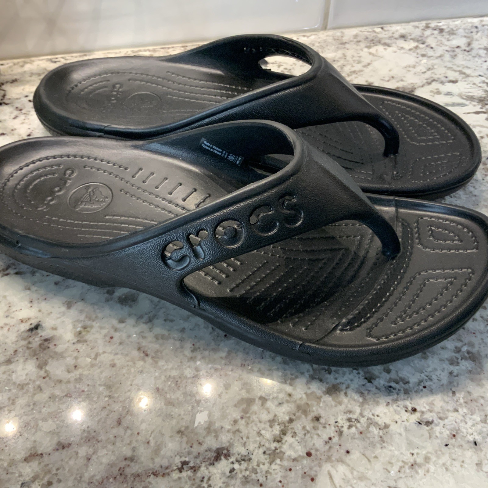 Crocs Baya Flip Flop Slip-On Sandals Mens 9 Women 11 Black