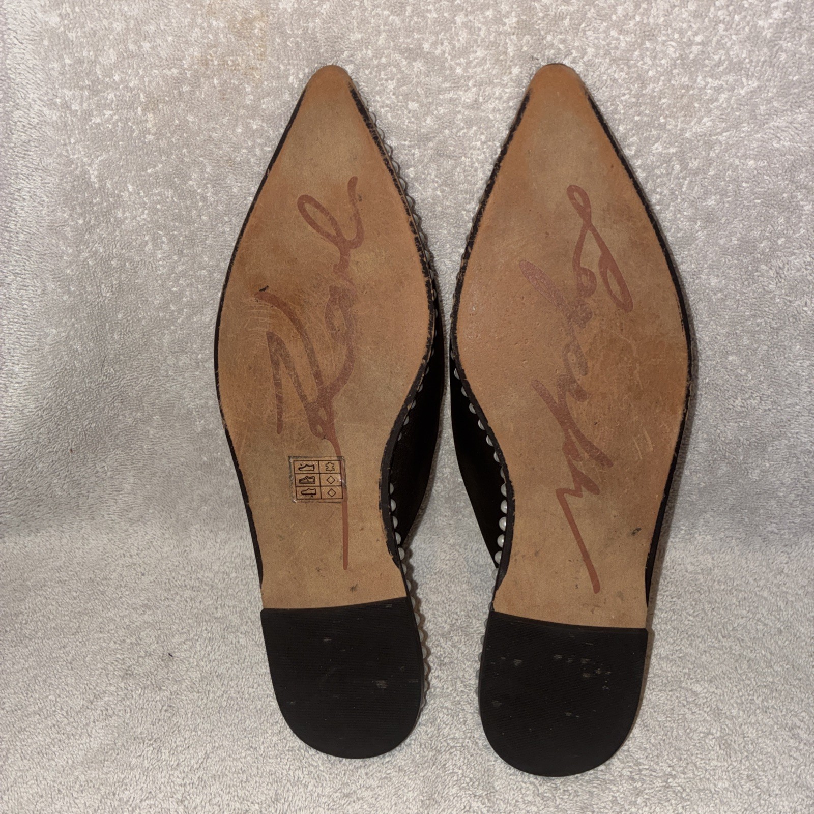 Karl Lagerfeld Paris Vyra Black Leather Faux Pearl Studded Mules Flats Sz 9.5M