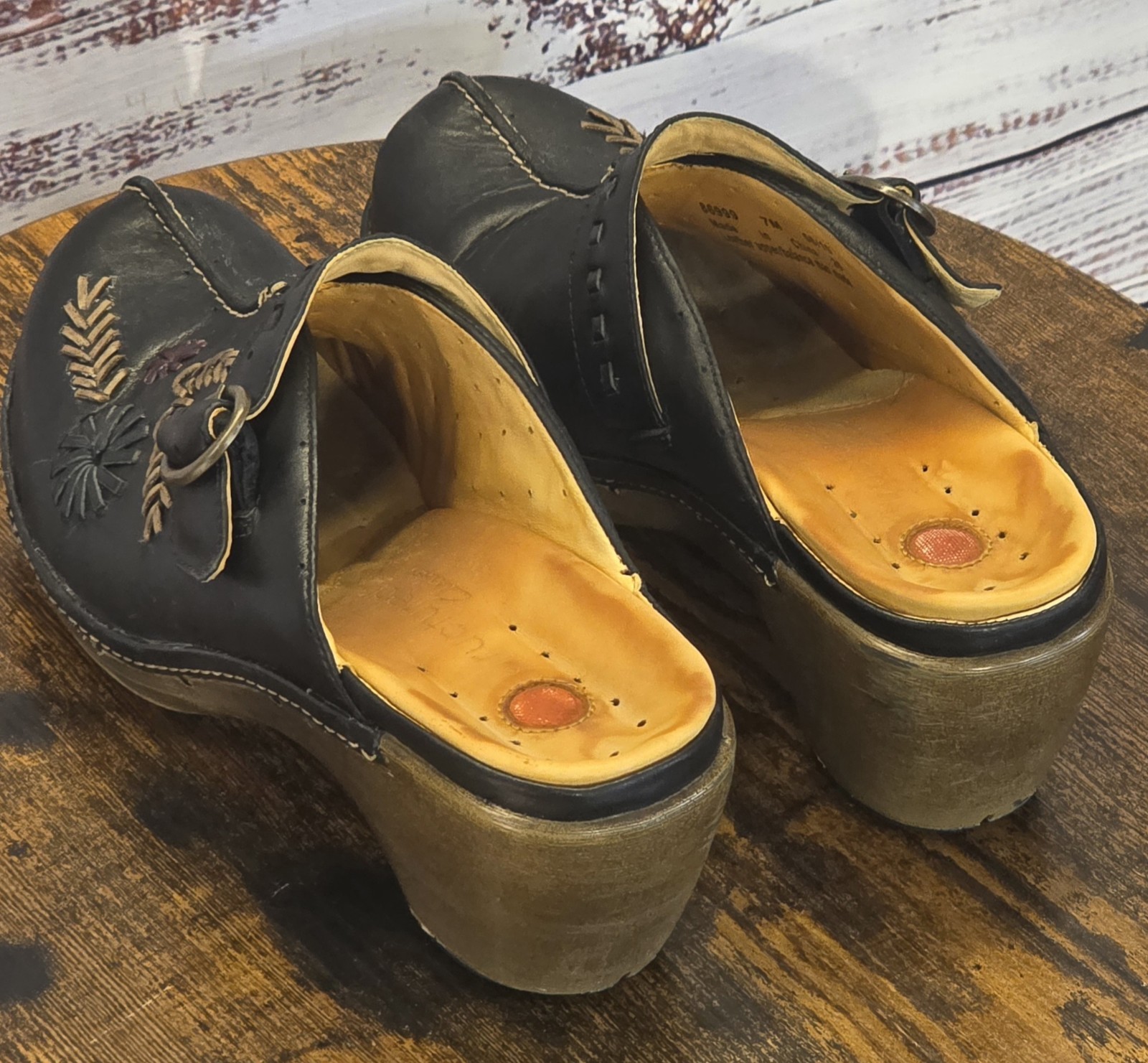 Clarks Structured Leather Mule Clogs Black Floral Embroidery Bohemian Retro 7M