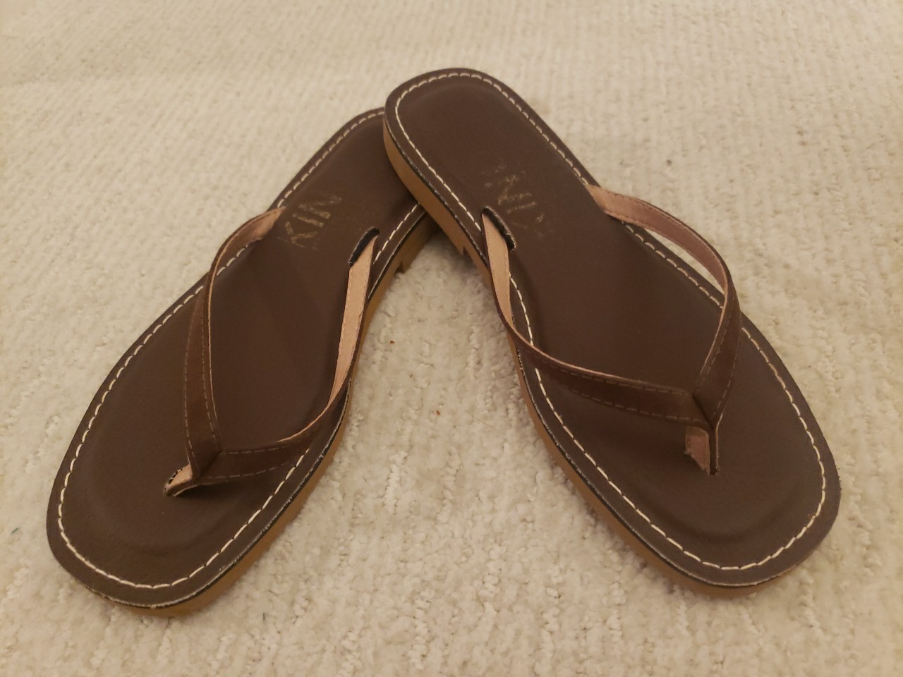 kino sandals 9 Womens Thin Strap Leather Thong Sandals Brown