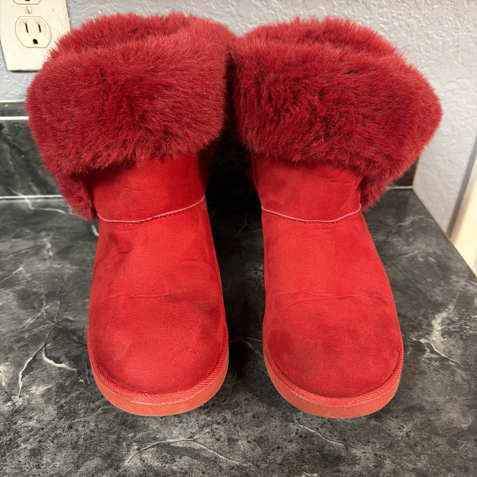 Juicy Couture Women’s King Cozy Cold Weather Booties Red Size Us7 1/2