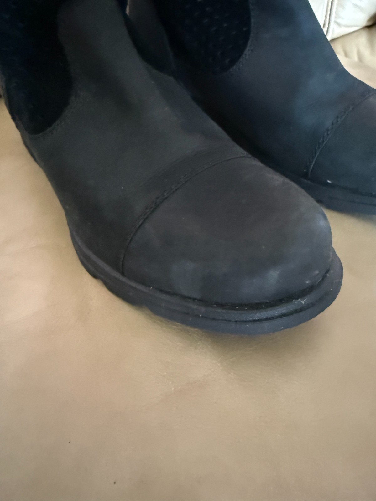 Sorel Boots Women Lacy Leather Cut-outs, Size 8.5