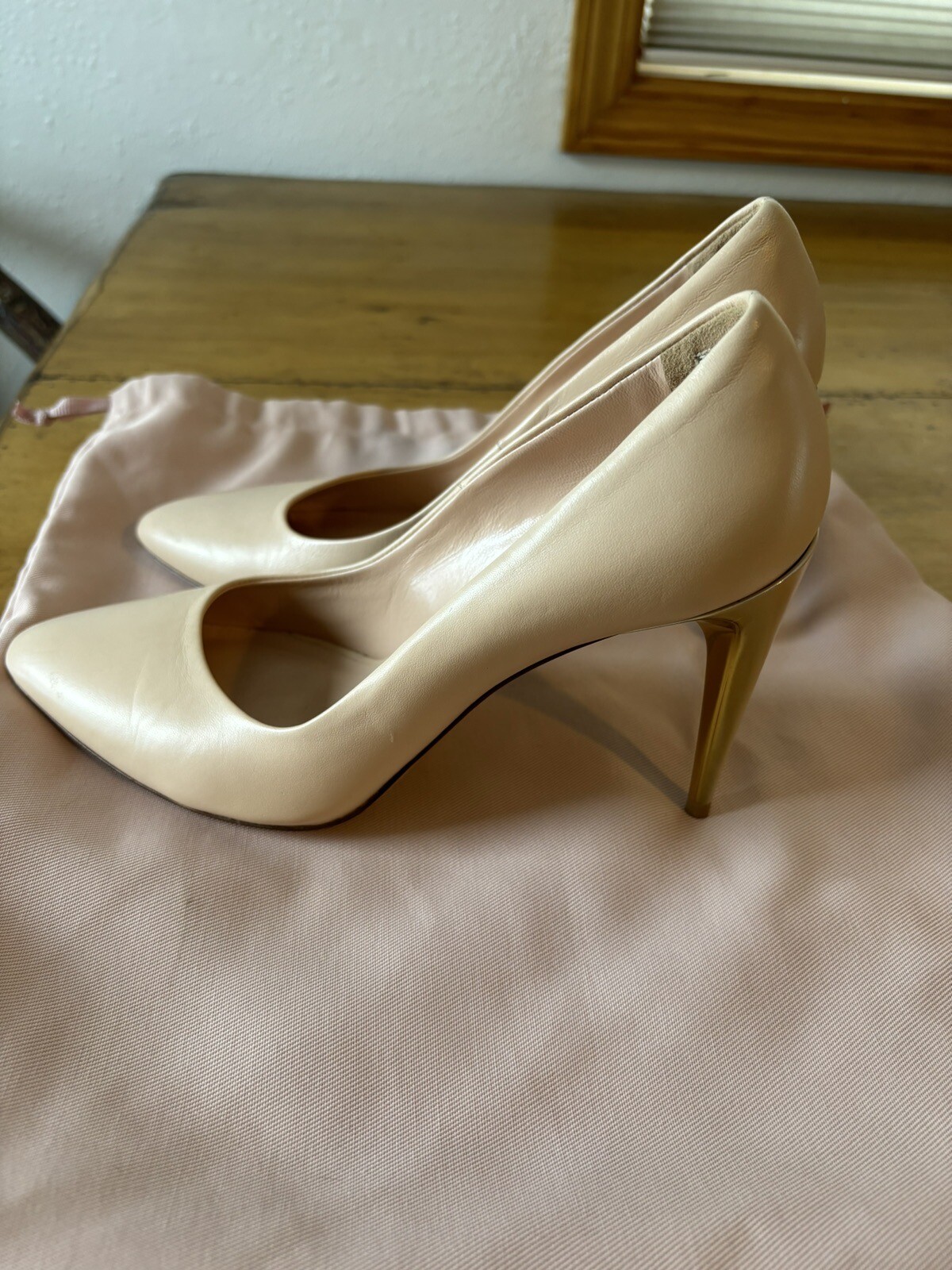 New LA Perla Leather High Heel Semi- Round Toe Pumps Shoes 38/8 No Box
