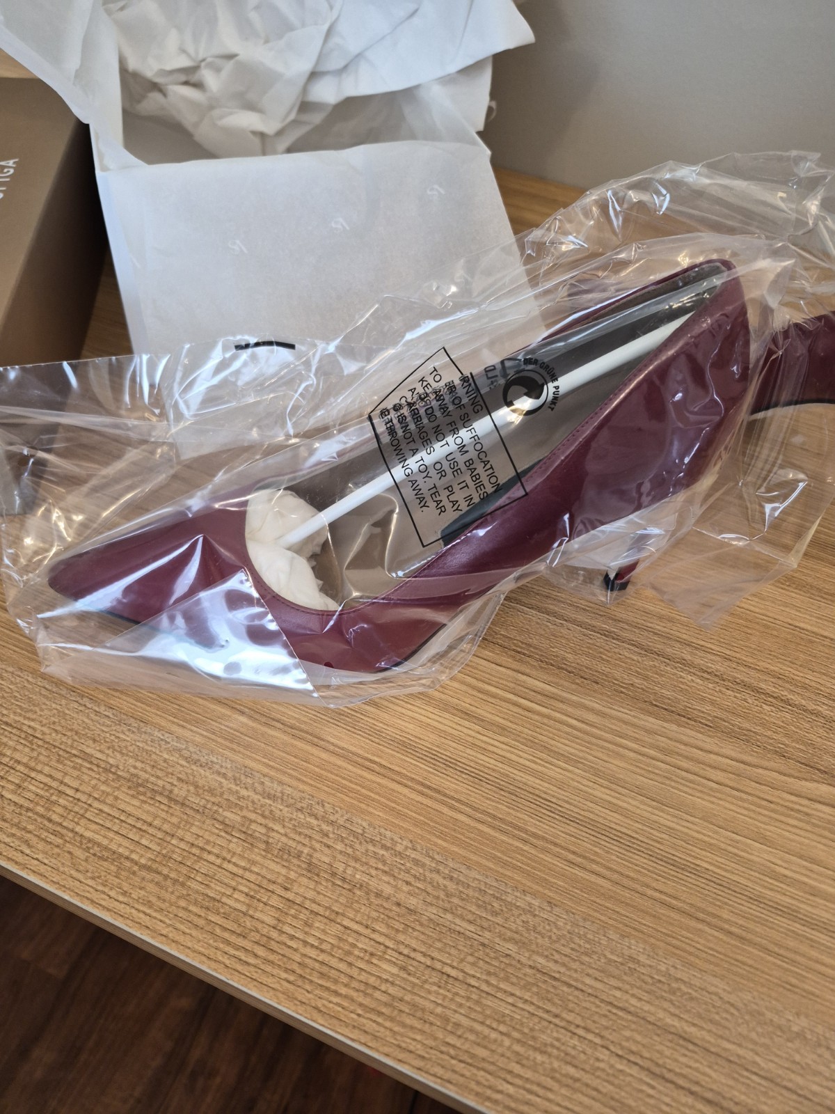 Sz 8.5 Via Spiga «Nikole» Ruby Leather Never Worn Pumps