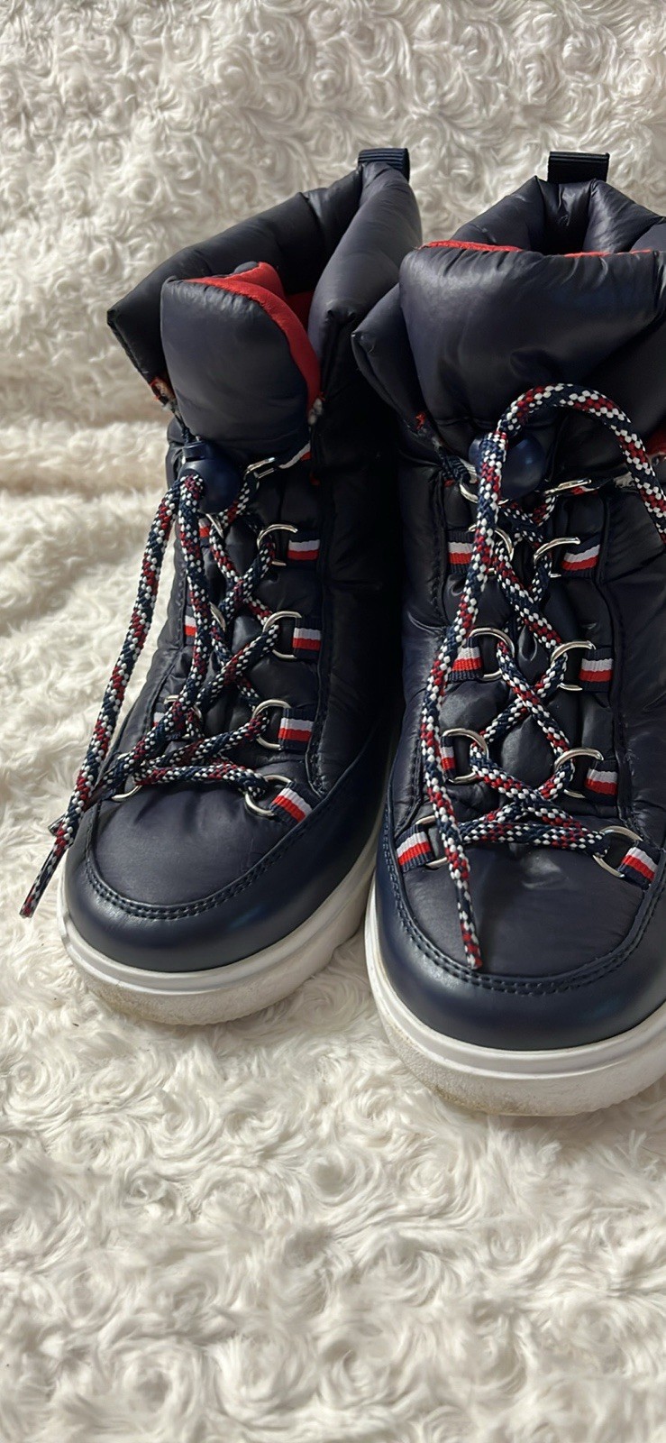 Tommy Hilfiger Women’s Saymina Puffer Snowboot Bootie Size 7