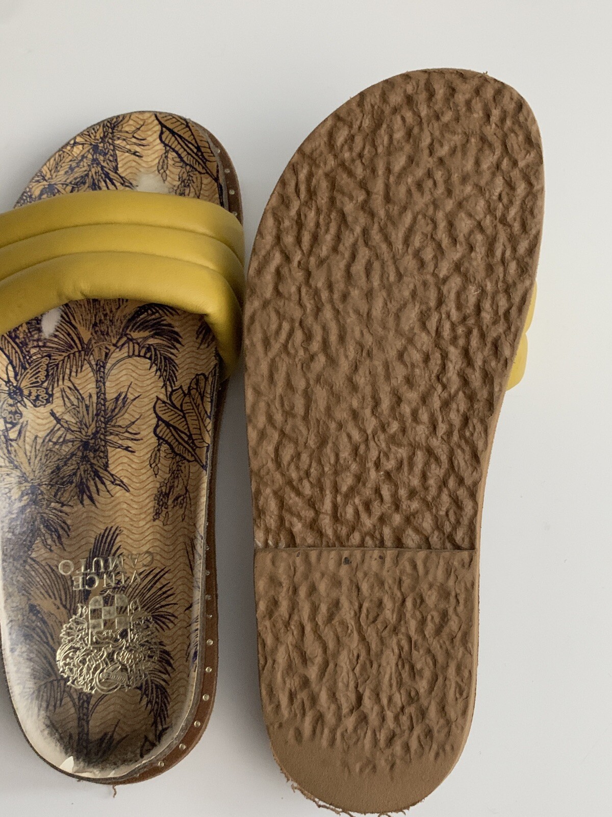 VINCE CAMUTO Chic Women’s Kandler Yellow Leather Sandals Size 6 Puffy Pool Slide