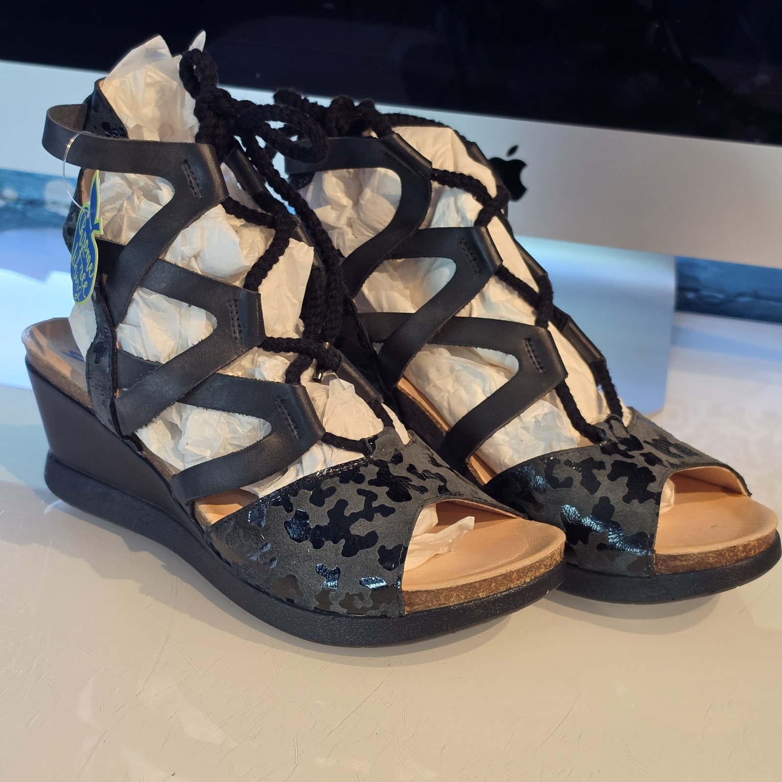 Wanda Panda Maddox Wedge Sandals EU 37 US 6.5-7 Black Leather Leopard Spain