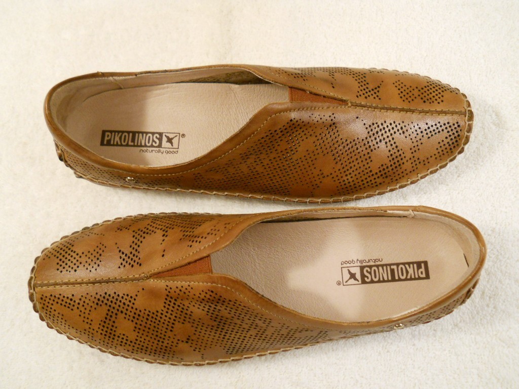NIB PIKOLINOS Brandy Leather Floral Cutout Flats size 39 8.5 M