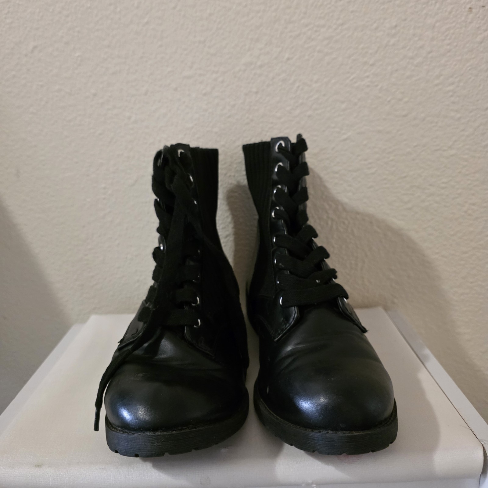 ​Women’s Black Combat Boots Sock Ankle Knit Inset Lace Up Lug Sole Size 8 Grunge