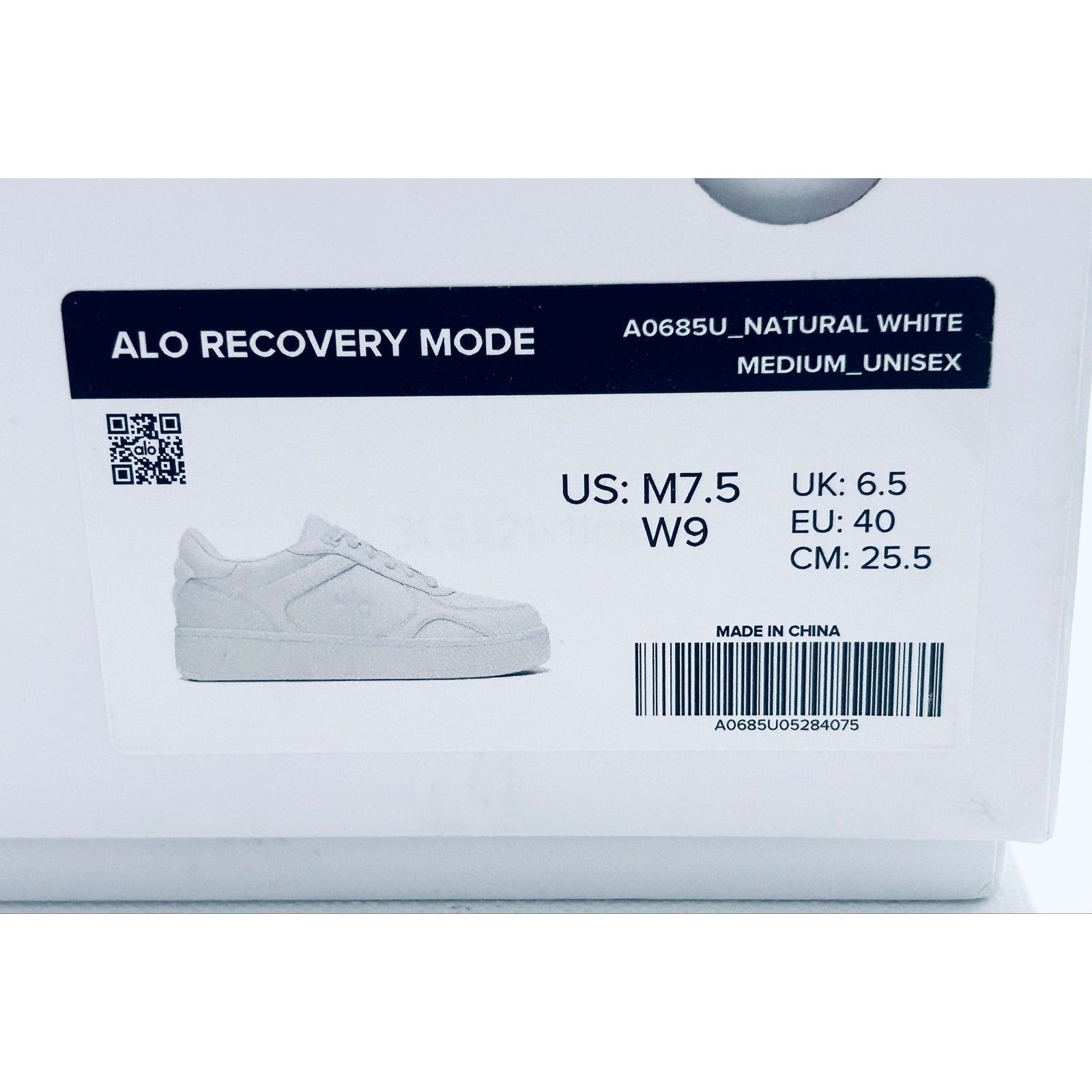 ALO Recovery Mode Sneaker. Women’s size 9/ Men’s Size 7.5 Natural White. NWT’s