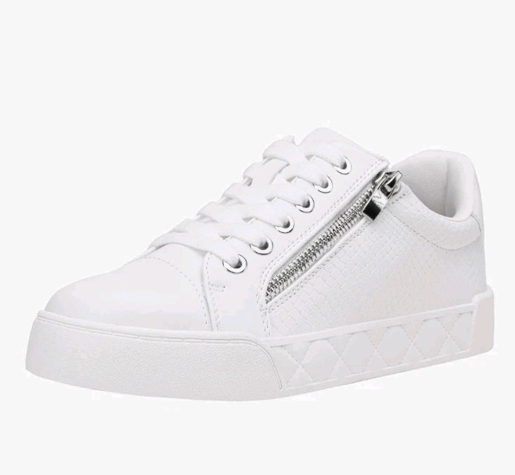 Jeossy Women’s White Flat Low Top Casual Fashion Sneakers Cap Toe 8017 Sz 11