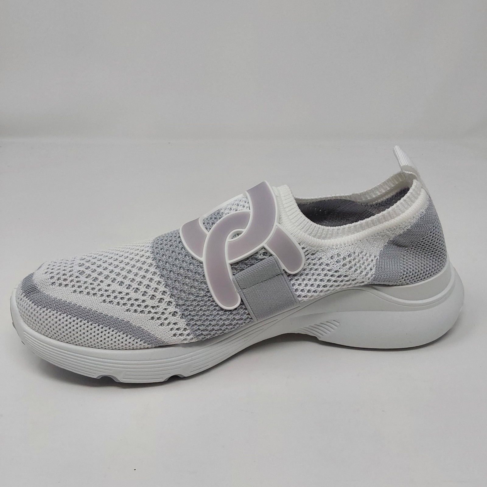 Womens White Gray Knit Slip On Sneakers Chain Accent Shoes EU 37 US 6.5