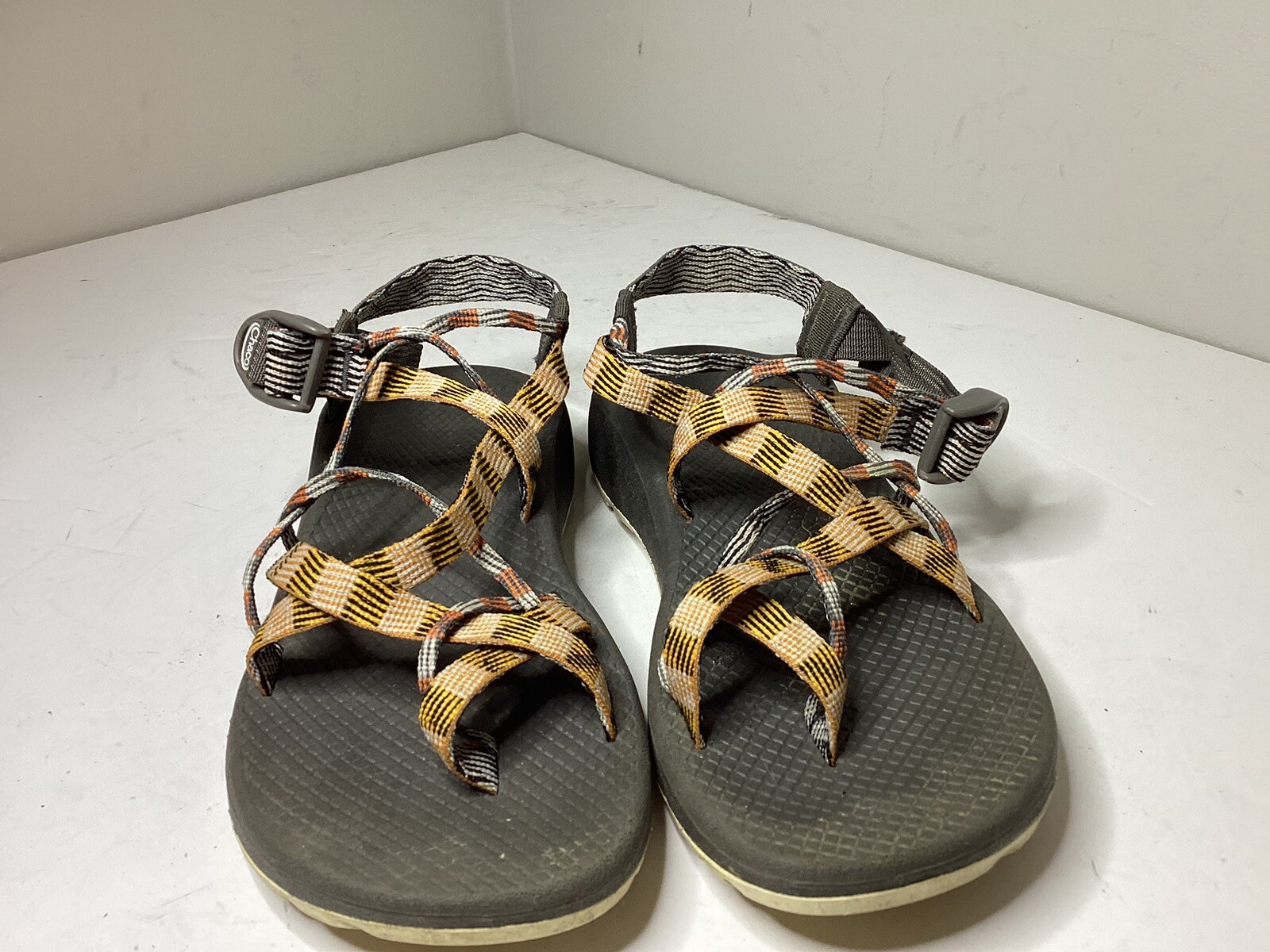 Chaco Z Cloud X2 Womens Size 9 Tan Multicolor Water Shoes Toe Loop Sandals