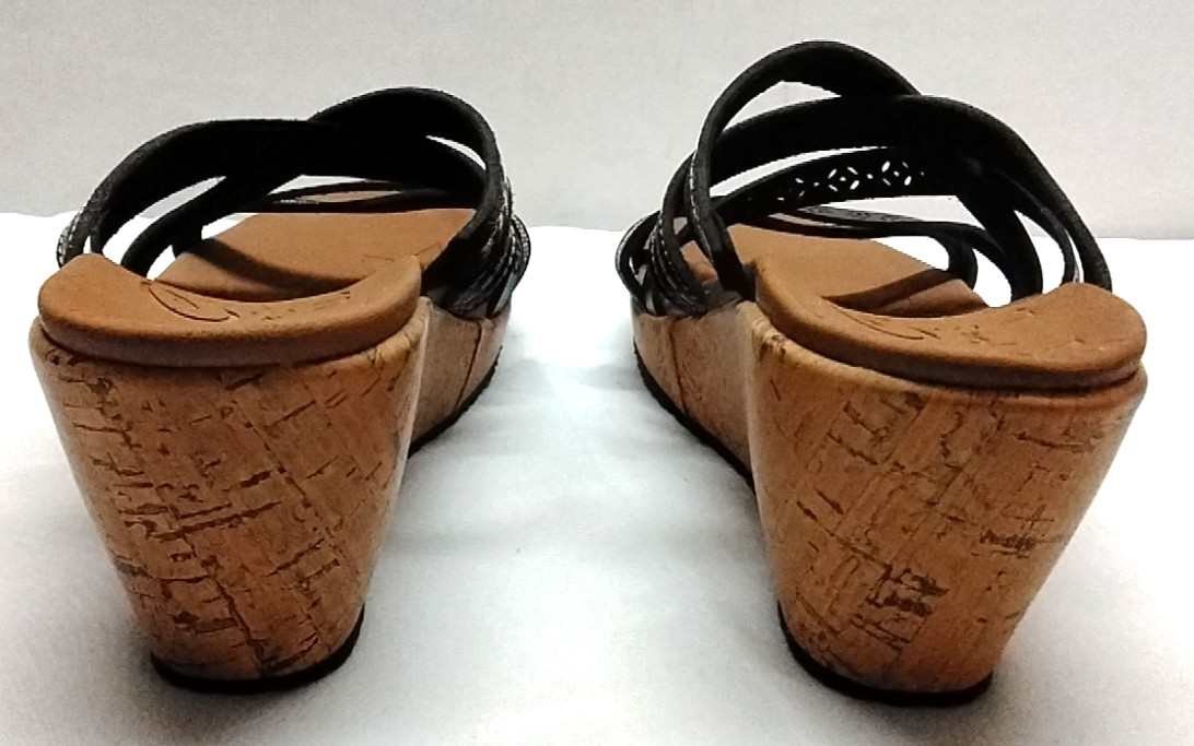 Women’s 10 M CALI From SKECHERS Black Strappy Sandals Luxe Foam Cork Wedge 31714