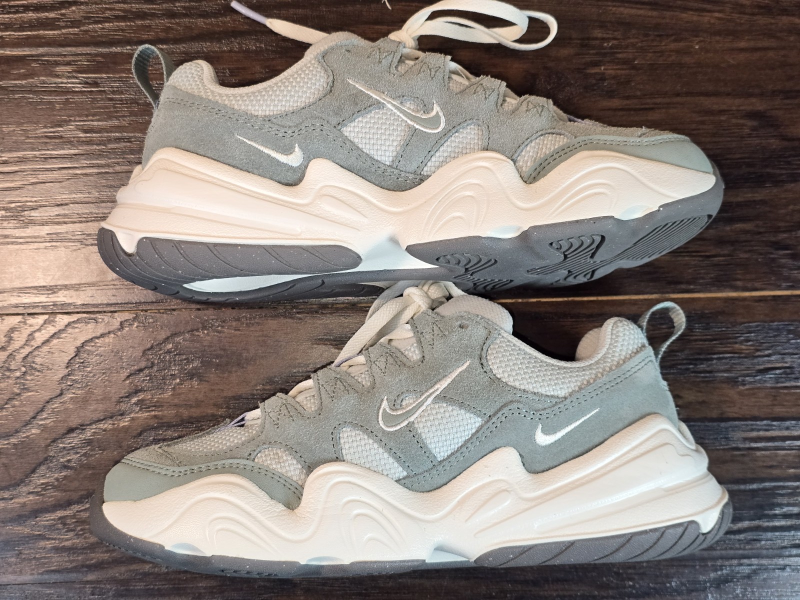 Women’s Nike Wmns Tech Hera Mica Green (DR9761-001) Sz 6 Pre-owned No Box Shoes