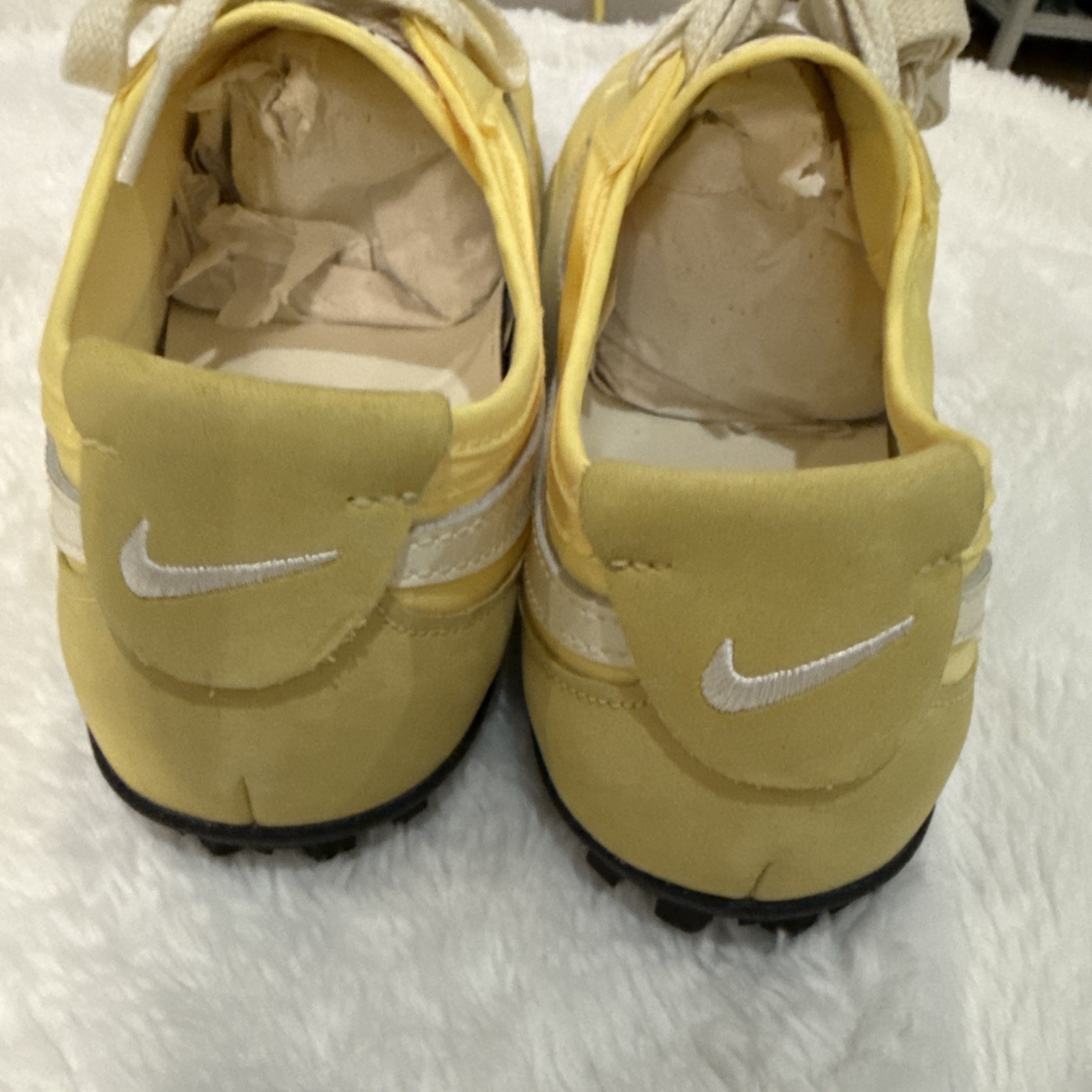 Nike Moon Shoe OG Soft Yellow Women’s 11.5 No box Brand New Authentic