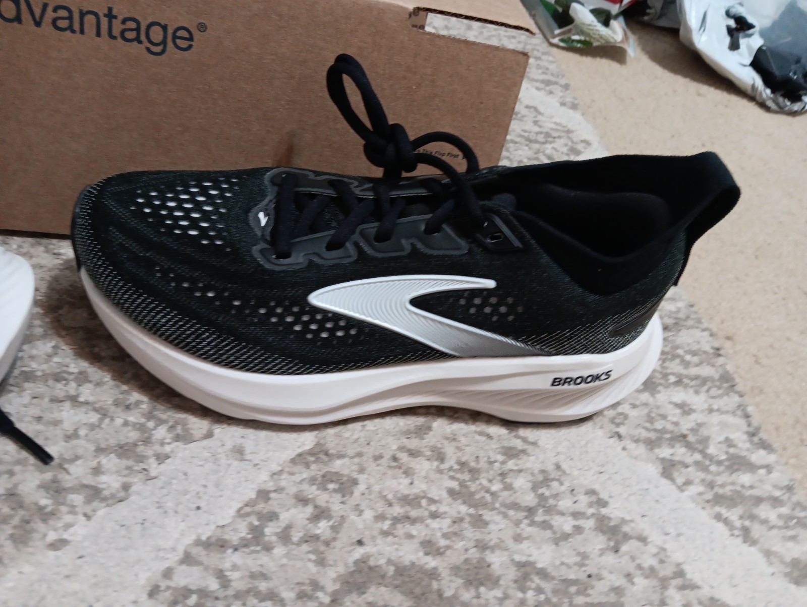 Brooks Glycerin 23 Women’s Size 7 B Shoes Black Grey White Size 1204651B090