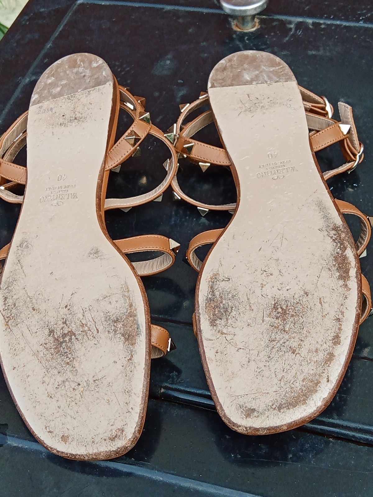 Rockstud Flat Calfskin Sandal With Straps