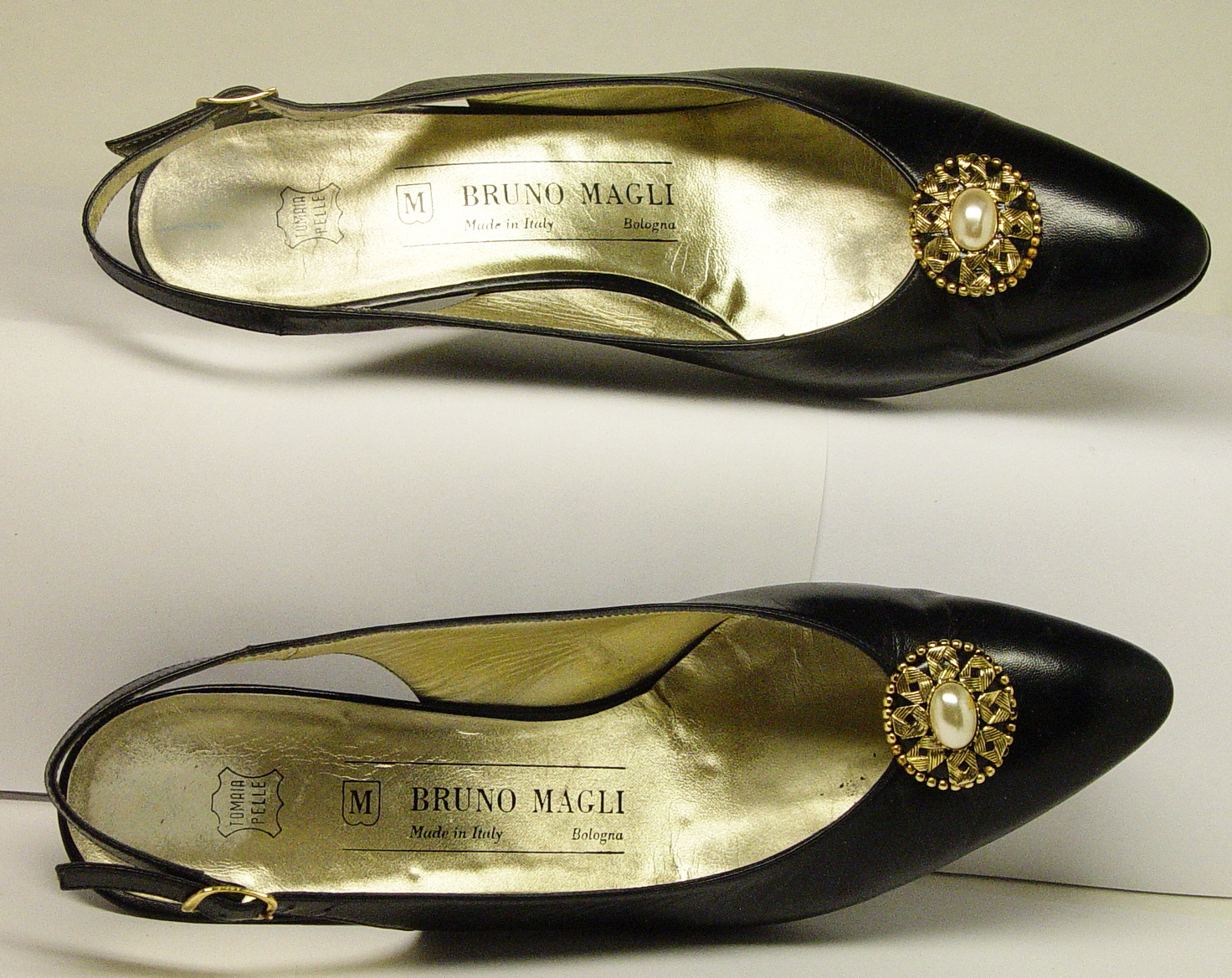 BRUNO MAGLI MADE IN ITALY BOLOGNA SZ 7AAA 2″ SLINGBACK PUMPS GOOD USED CONDITION