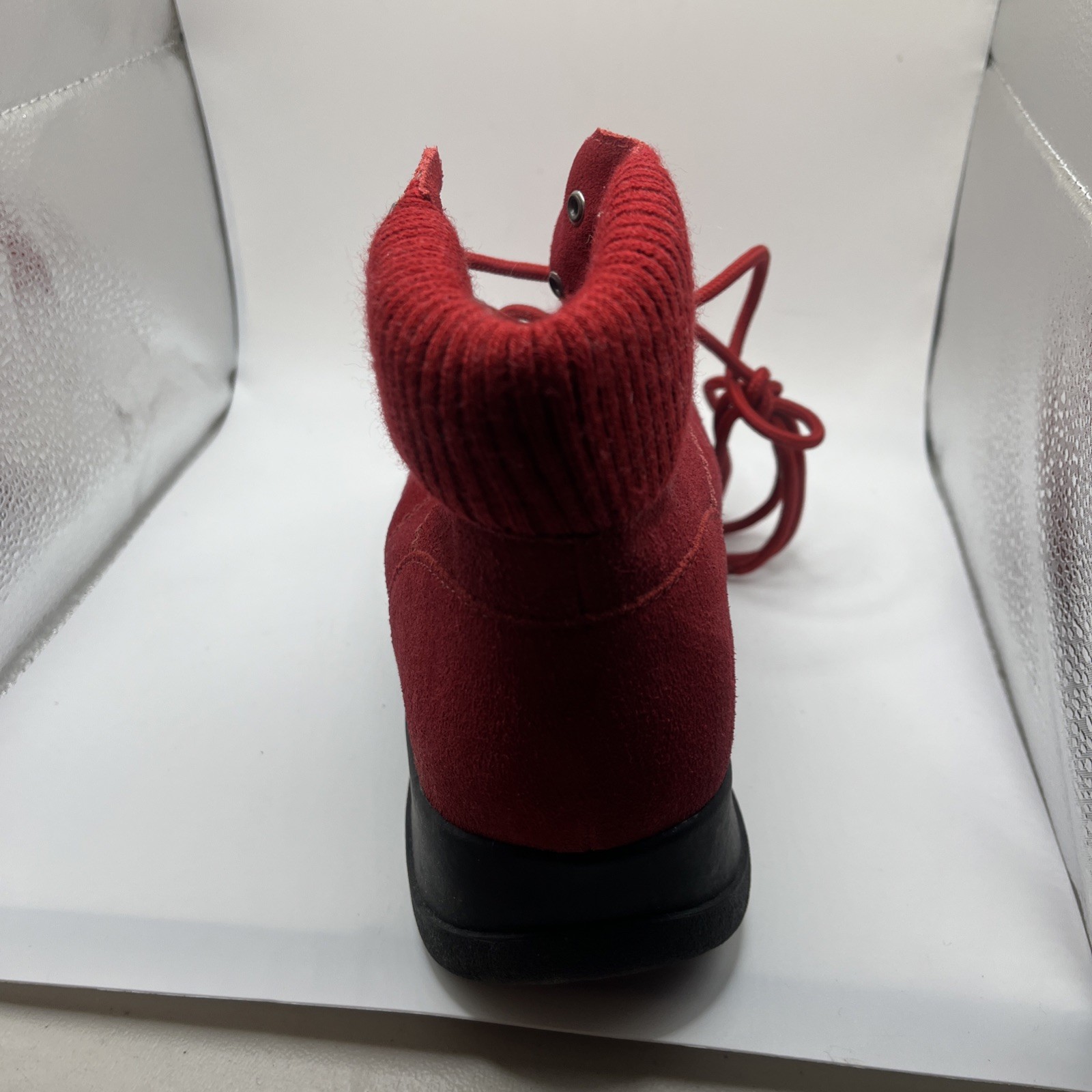 Wanderlust Boston Red Suede Women’s Size 10Boots #183276 eyelet and hook lace up