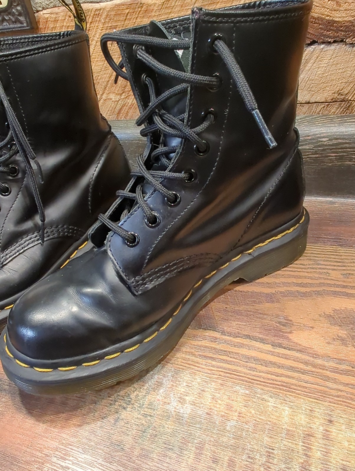 DR MARTENS Womens 1460 Smooth Black Leather Boots-Eight Eye Lace Up-US Sz 7