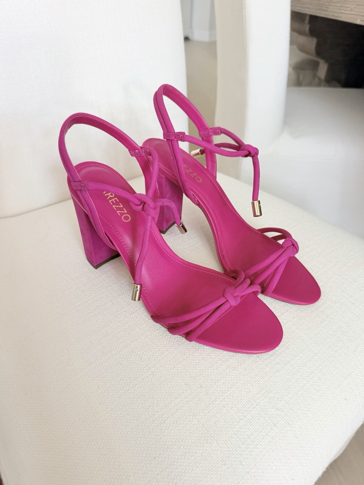Arezzo Pink Leather Strappy Sandals Womens Block Heel Knot Tie Ankle Size 8 NWT