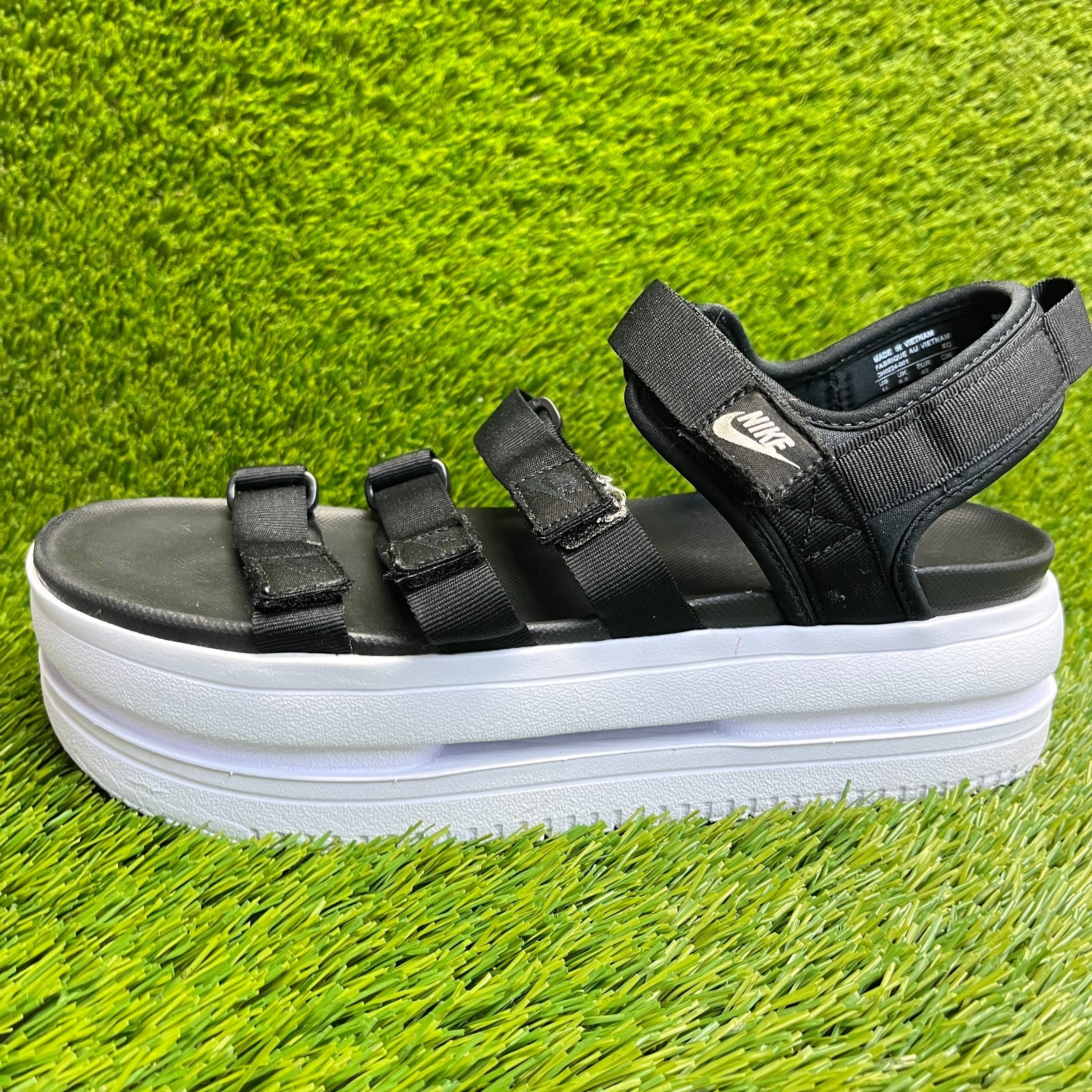 Nike Icon Classic Platform Womens Size 11 Black Beach Outdoor Strappy Sandals