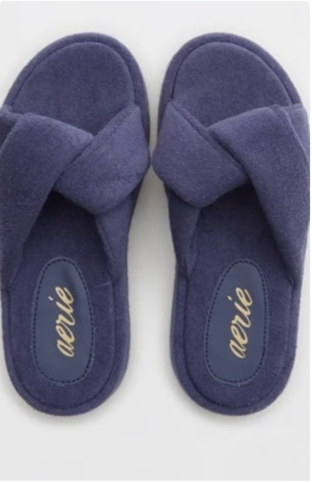 Aerie Women’s Slippers Size 6 Slip On Sandal Slippers Navy NWOT
