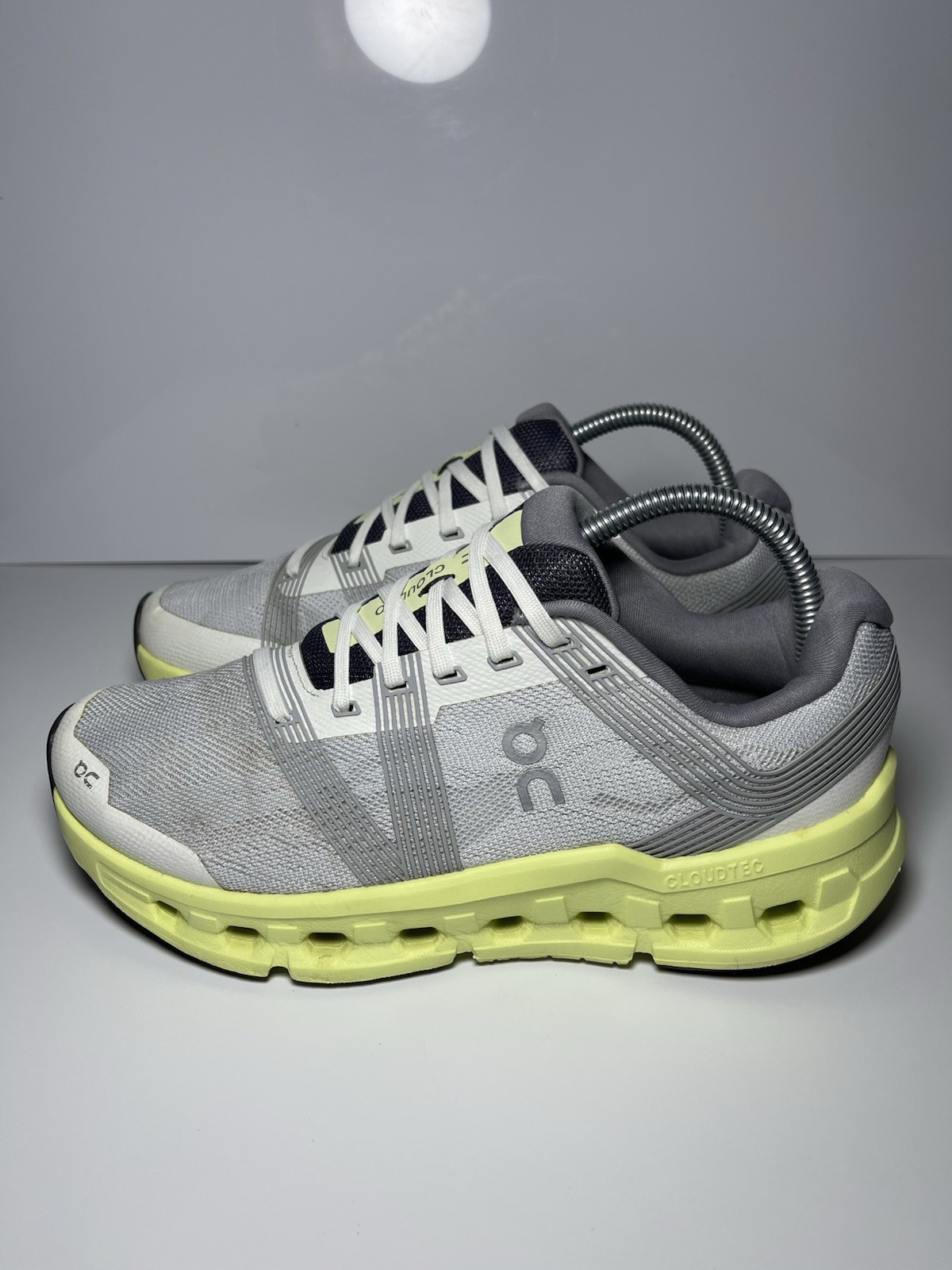 On Cloudgo 55.98234 Sneaker Woman’s Frost Hay Low Top Lace Up Running Shoes 8.5