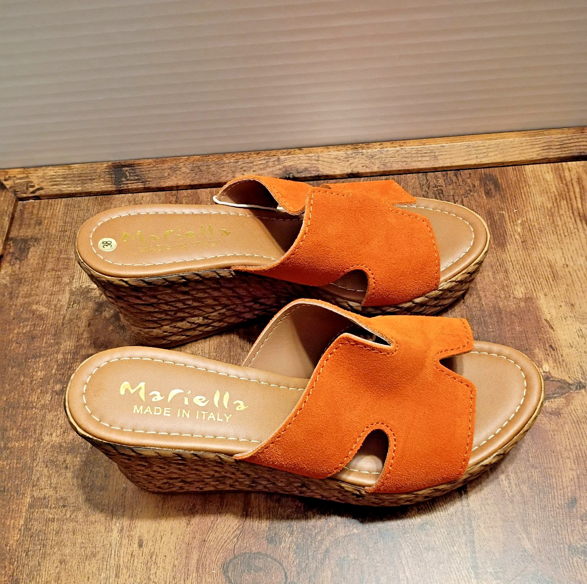 Mariella Orange Suede Wedge Sandals «H» cut design Made In Italy – Size 38