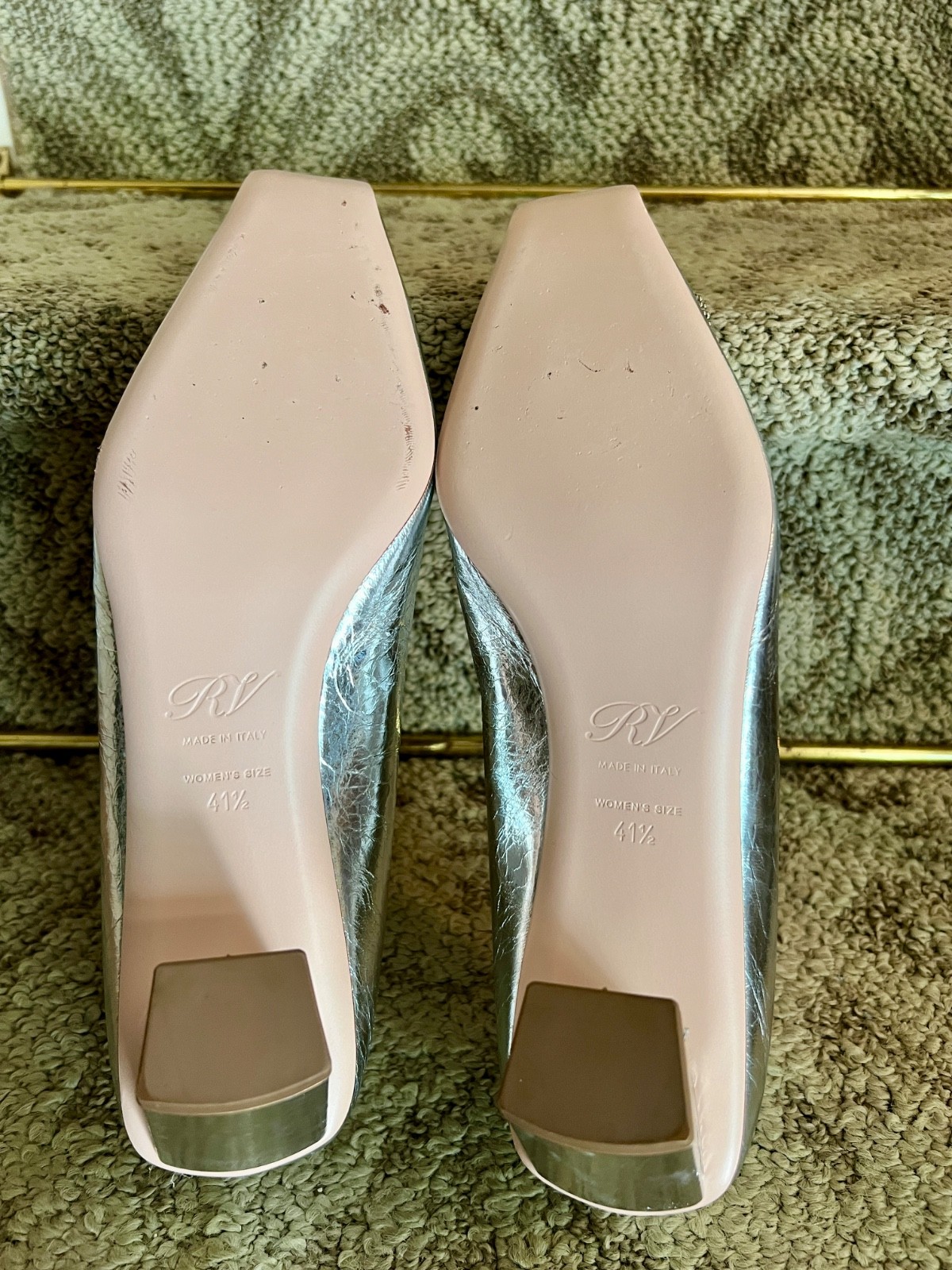 $2245 Roger Vivier Belle Silver Crinkle Leather Pumps Heels Size 41.5 or 11.5