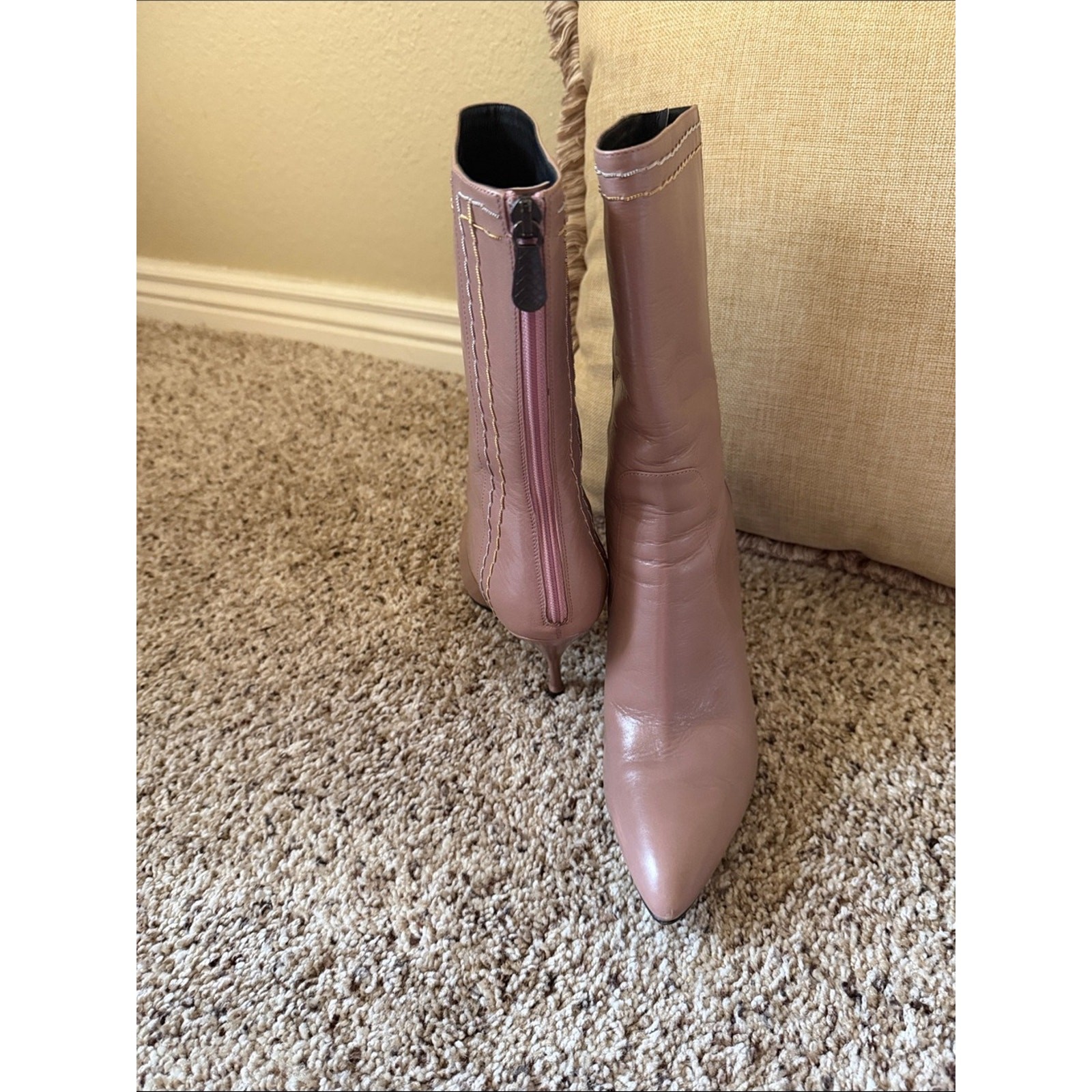 BOTTEGA VENETA Sz 38.5 Leather Sock Boots, pale mauve color, 2.5-3″ heel, Cute!