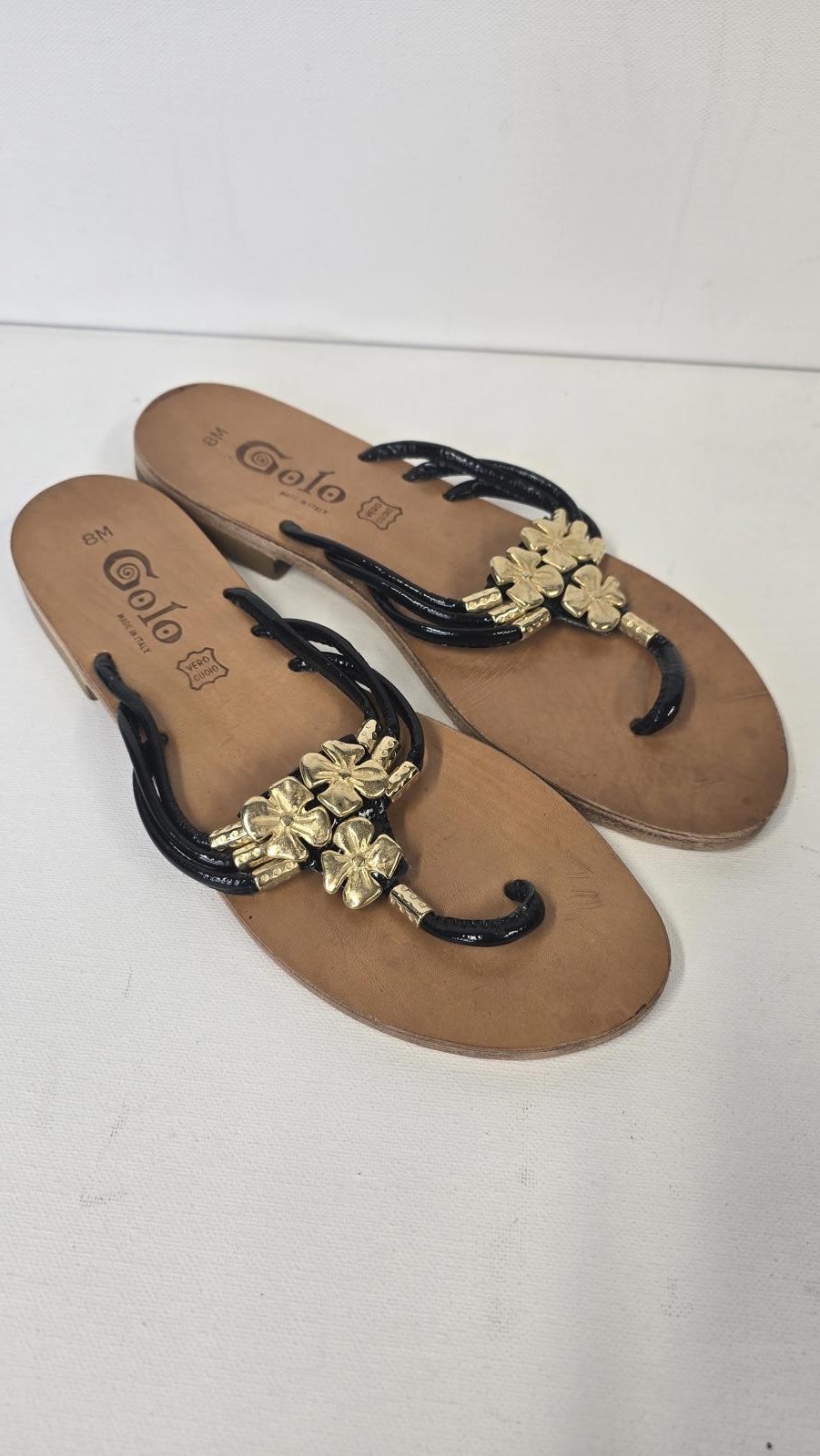 Golo Womens 8M Black Leather Gold Flower Thong Sandals Made in Italy Flat Shoes