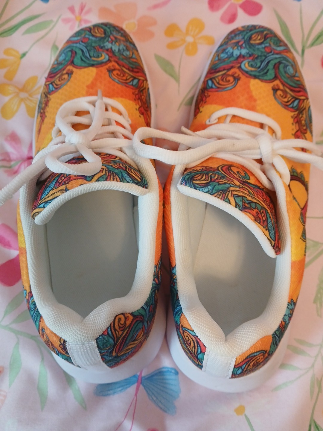 Unisex Yes We Vibe Knockoff Unbranded Sneakers Multicolor Size 8 Men 10 Women