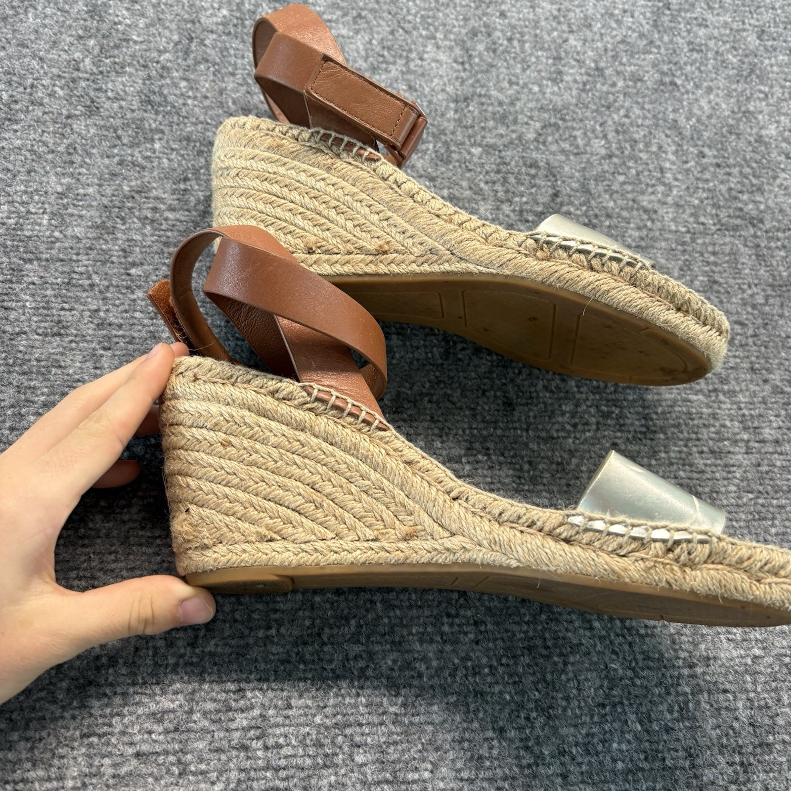 Women’s Tory Burch Real Leather Women’s Size 9 Beige and Brown Heels 0646