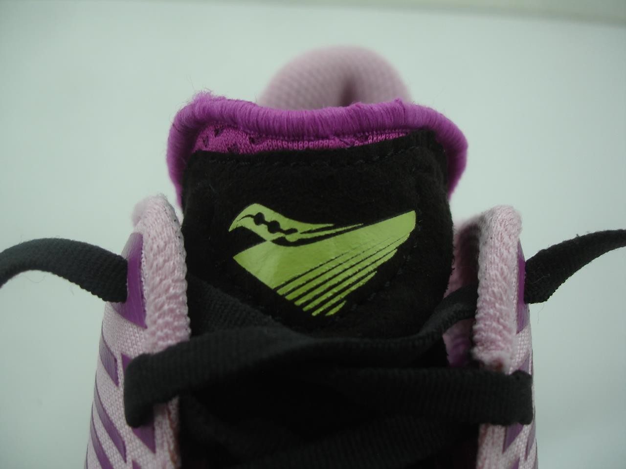 Women’s sz 7 M Saucony Kinvara 12 S10619-3 Fairytale Razzle Pink Running Shoes